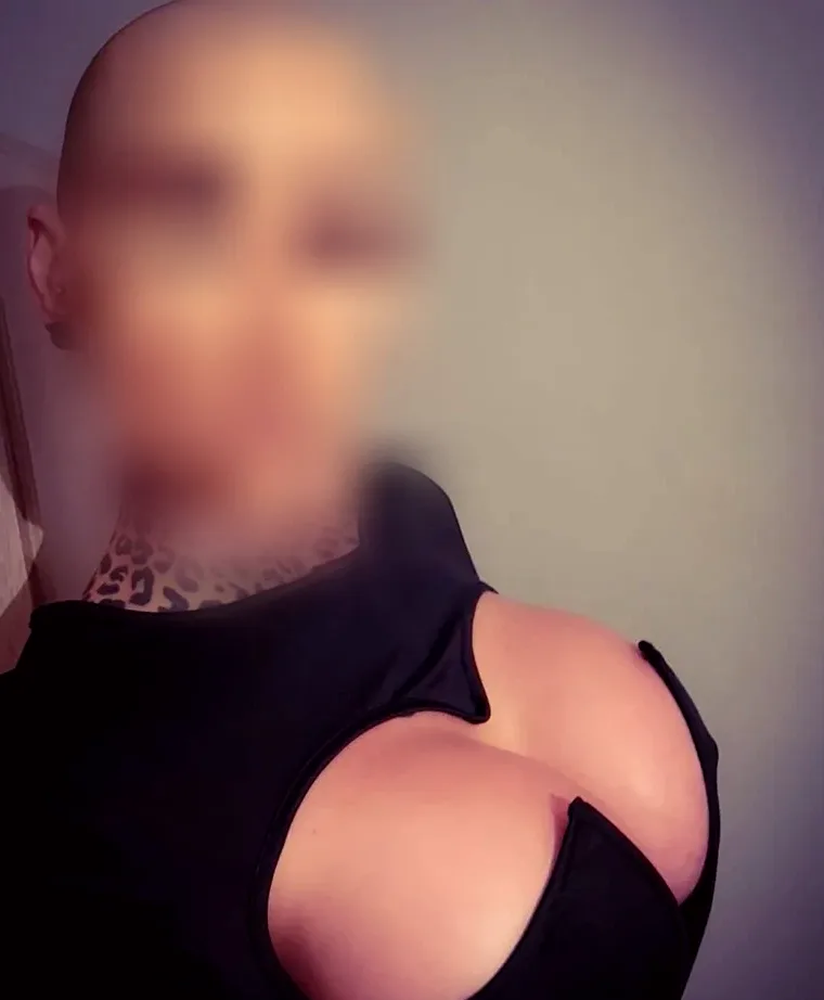 Emily, 35