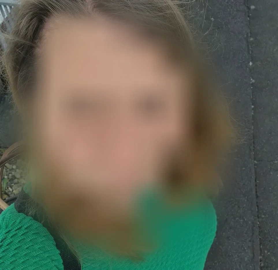 Farah, 32