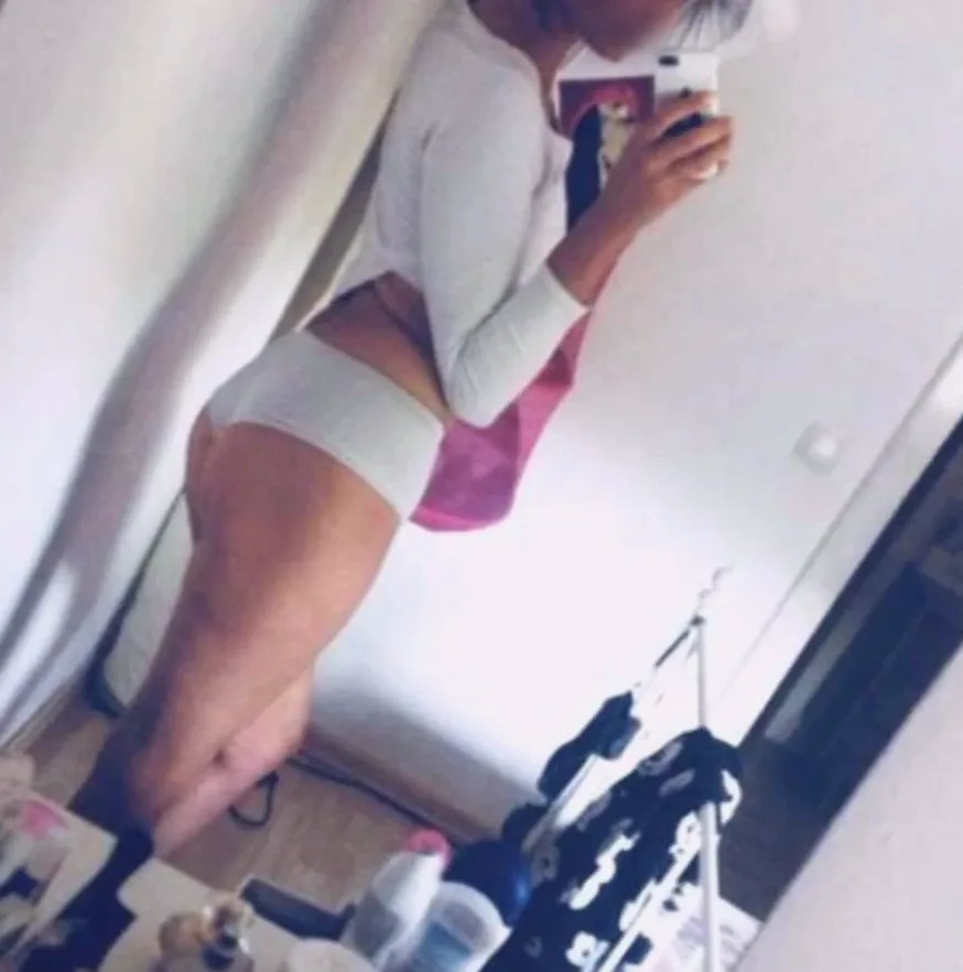Isabelle, 31