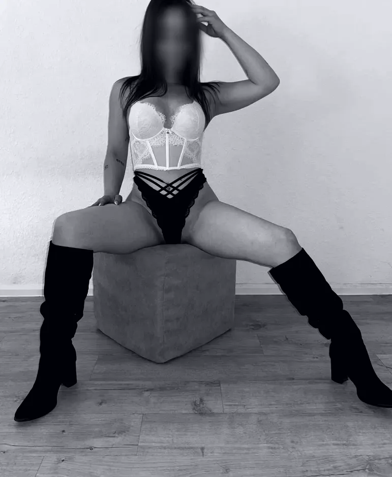 Jade, 23