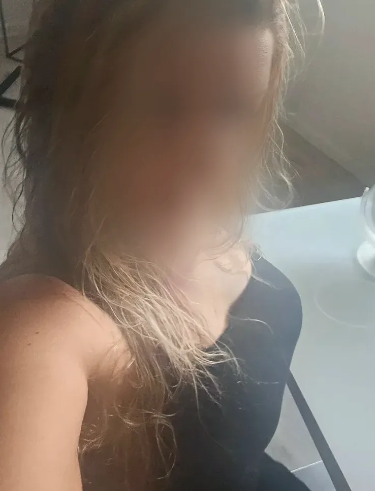 Kelly, 31