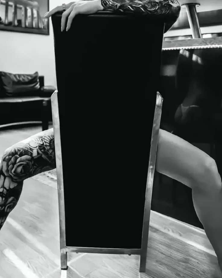 Kelly, 25