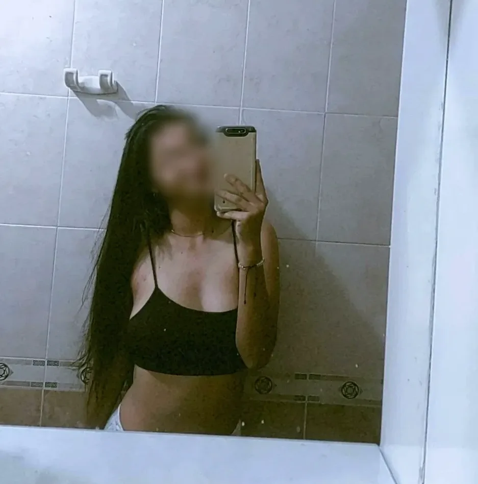 Zara, 22